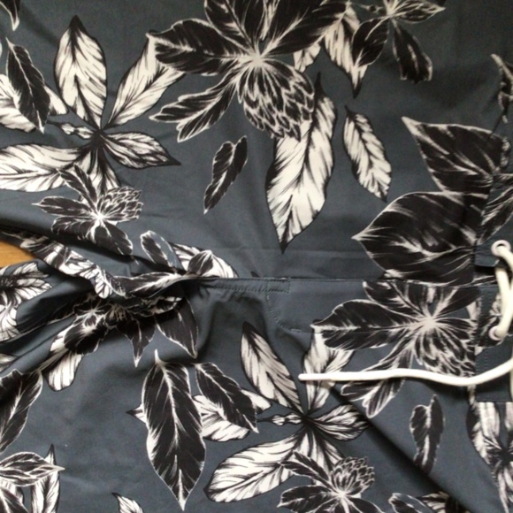 Swim trunks - Picture 2 of 3